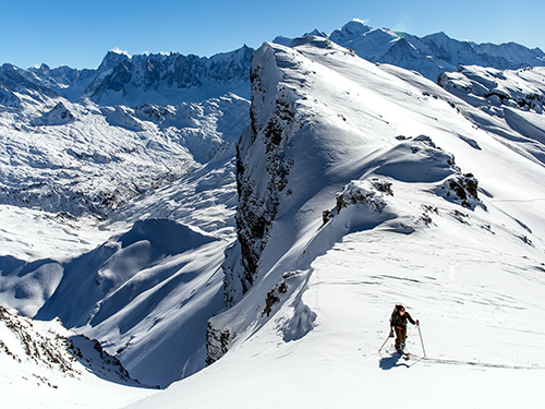 splitboarding in megeve with a snowboard instructor